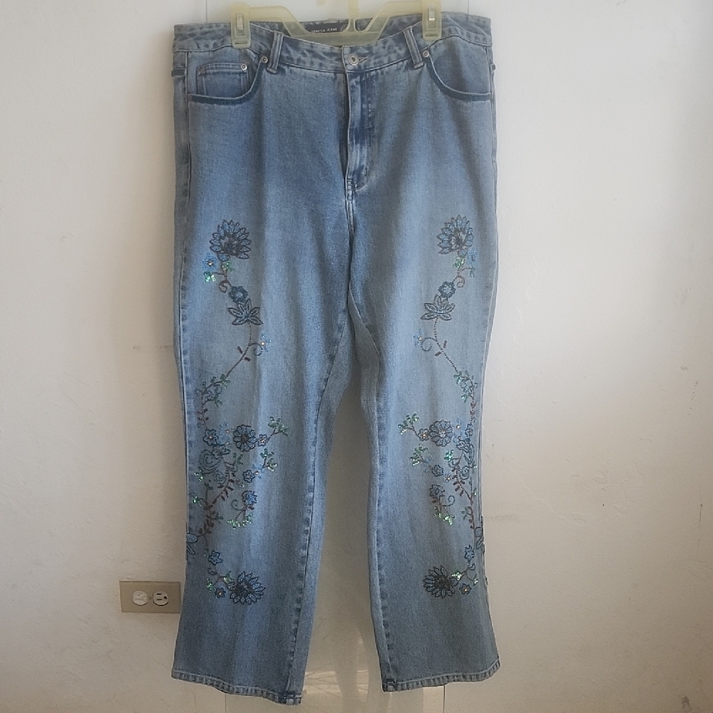 Embroidered Light Blue Straight-Leg Jeans